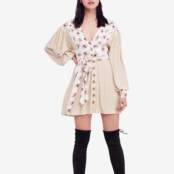 Free People Dresses & Skirts - FREE PEOPLE Wonderland Printed Mini Dress